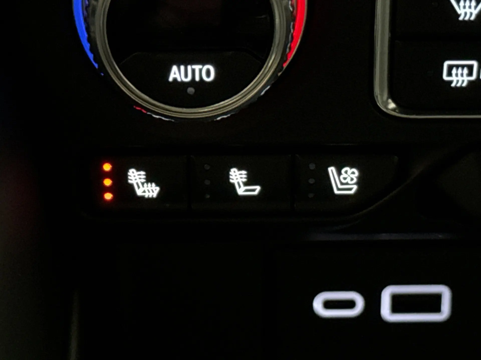 2024 Gmc Yukon SLT photo 22