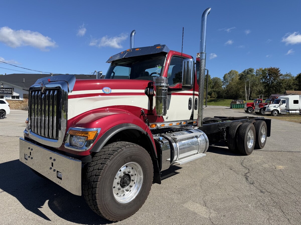 2027 International HX520