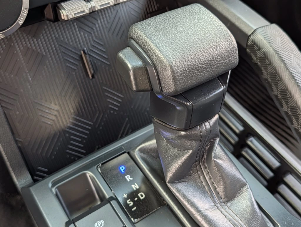 2025 Toyota Tacoma SR5 - Photo 25