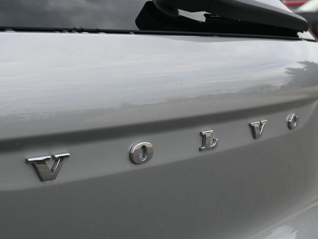 2024 Volvo - image 17