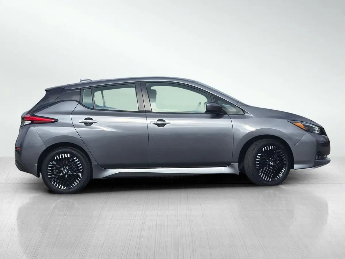 2025 Nissan Leaf SV Plus photo 3