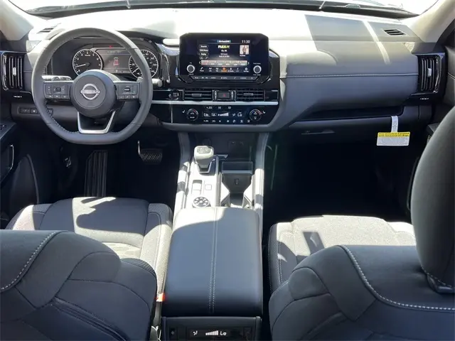 2025 Nissan Pathfinder SV photo 20