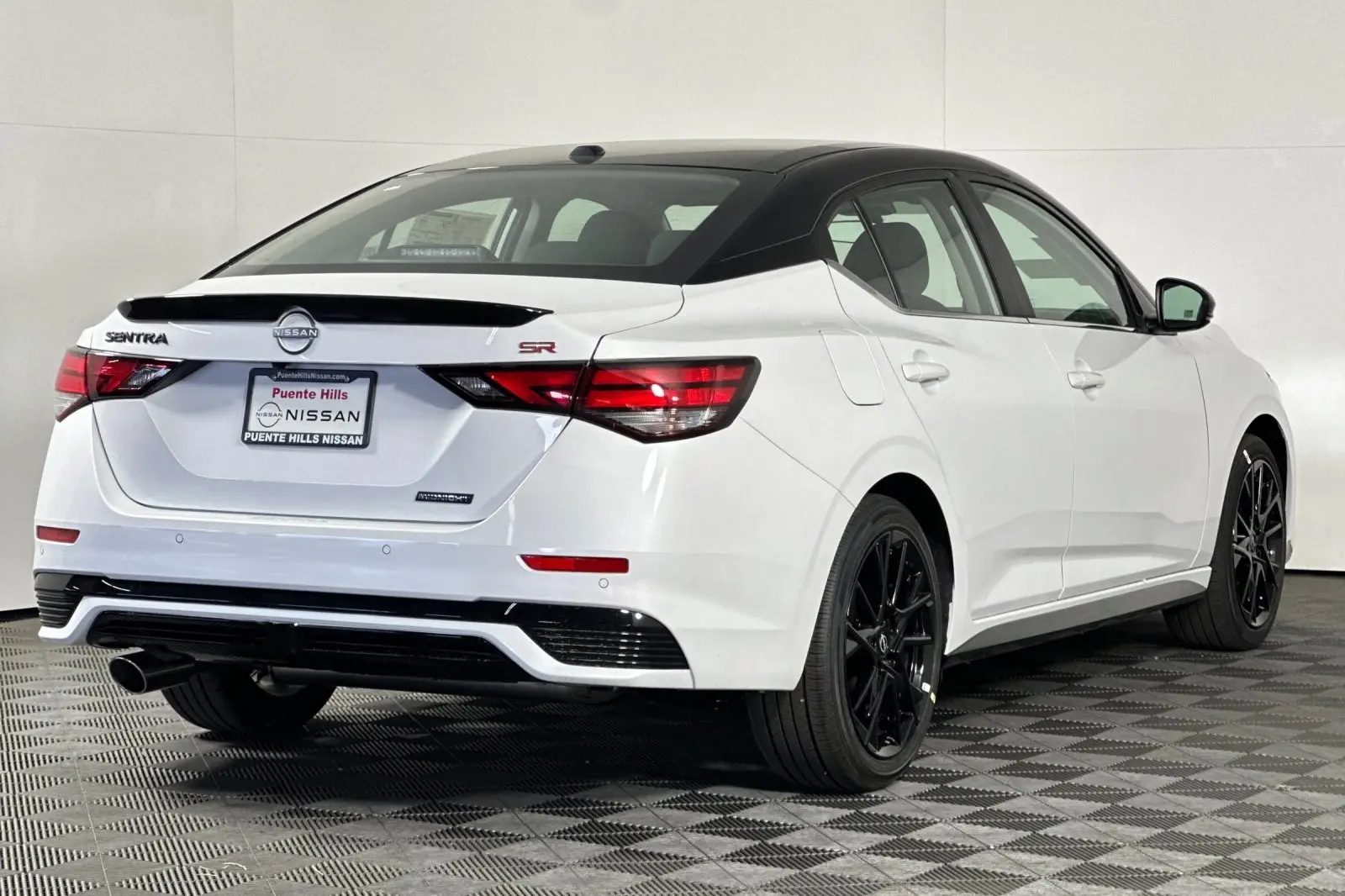 2025 Nissan Sentra SR photo 3