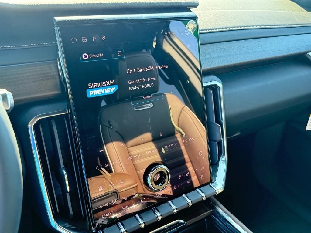2027 GMC Acadia Denali Ultimate - Photo 23