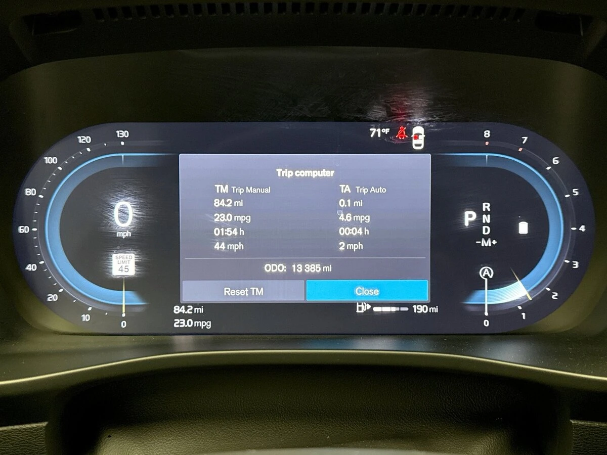 2025 Volvo - image 9