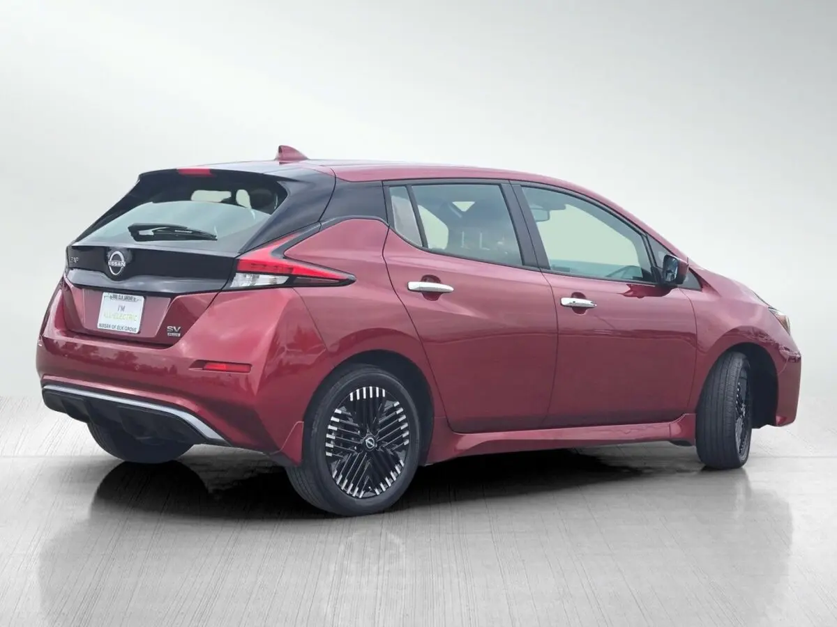 2024 Nissan Leaf SV Plus photo 3
