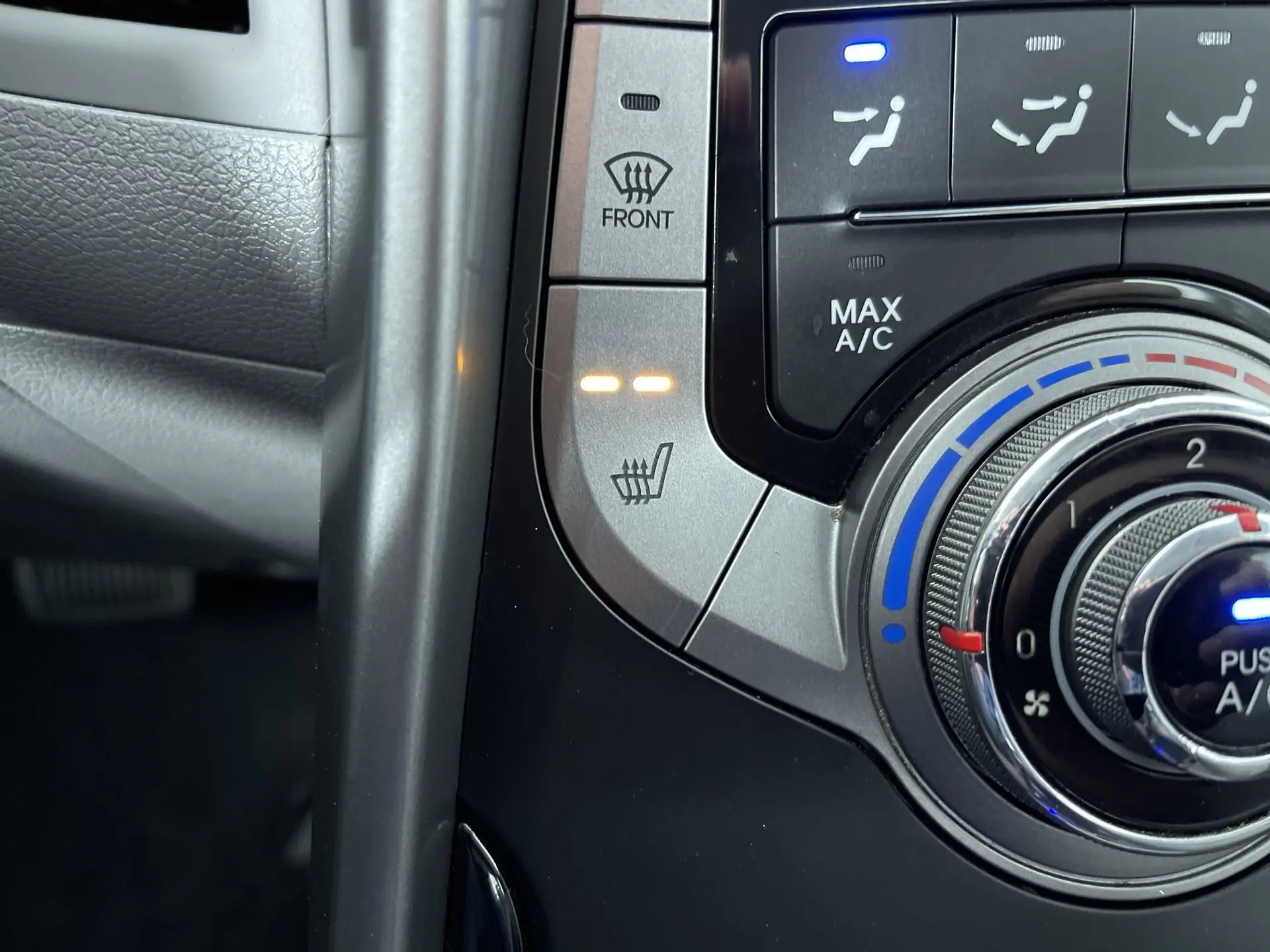 2013 Hyundai Elantra GLS photo 16