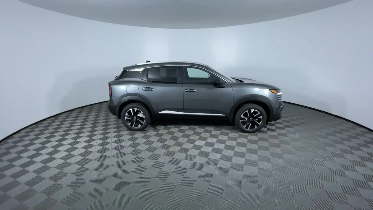 2026 Nissan Kicks SV photo 3