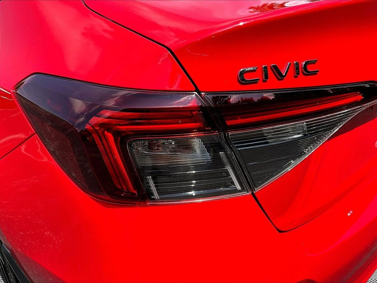 2025 Honda Civic Sport - Photo 22
