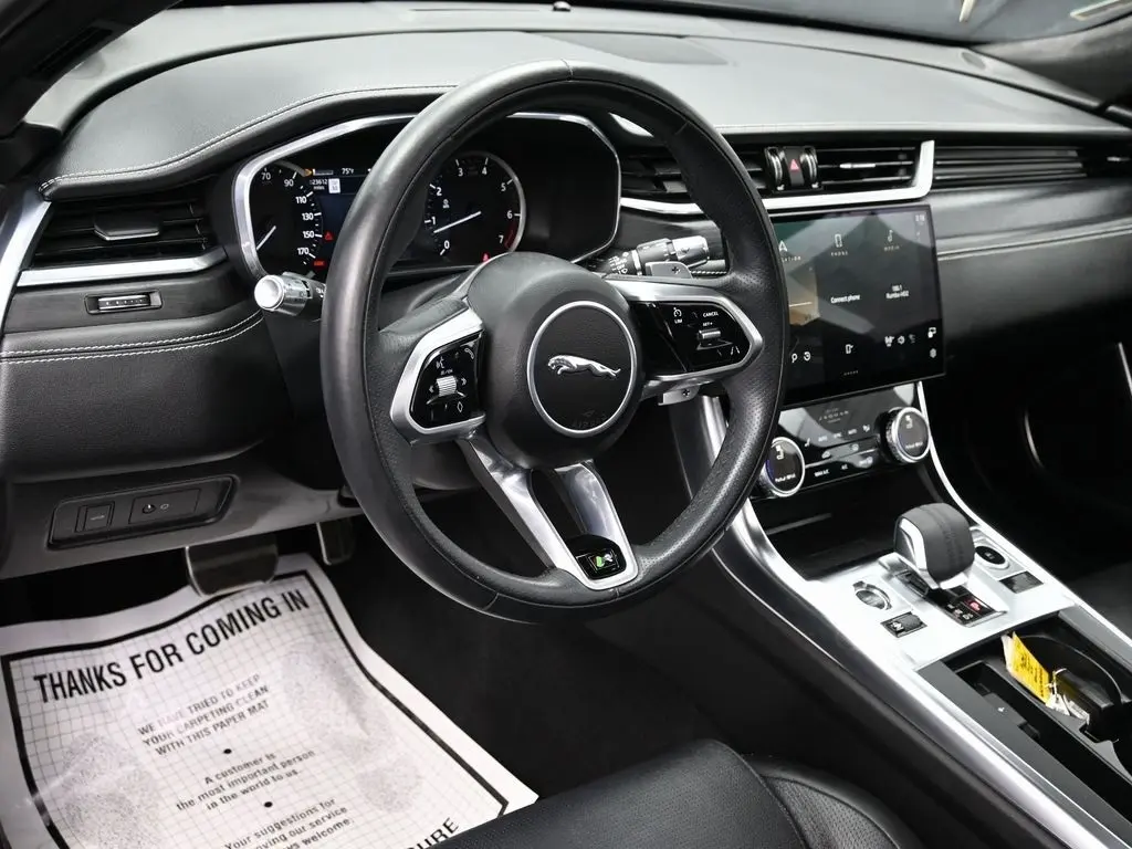 2022 Jaguar XF R-Dynamic SE photo 16