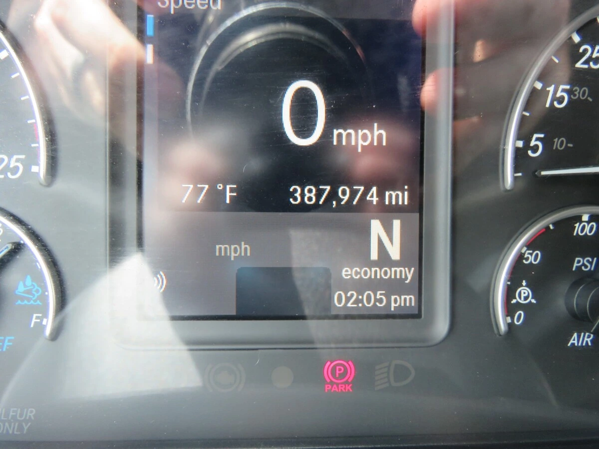 2023 Freightliner Cascadia - image 21