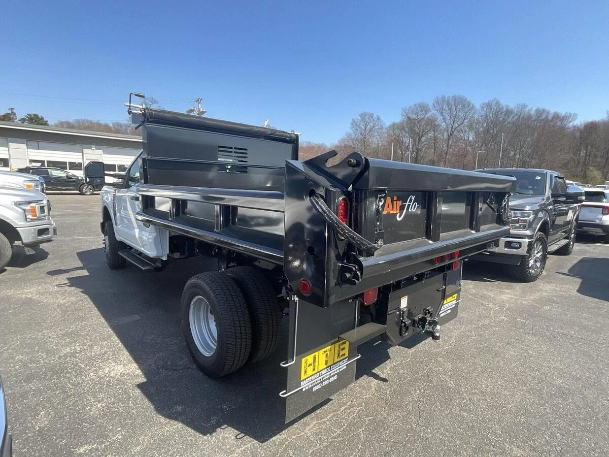 2026 Ford F-350 Super Duty Chassis Cab XL - Photo 6