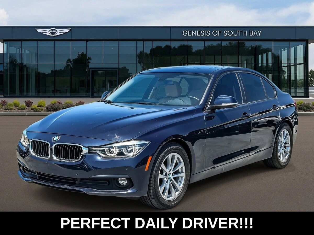 2017 BMW 3 Series 320i Sedan's photo