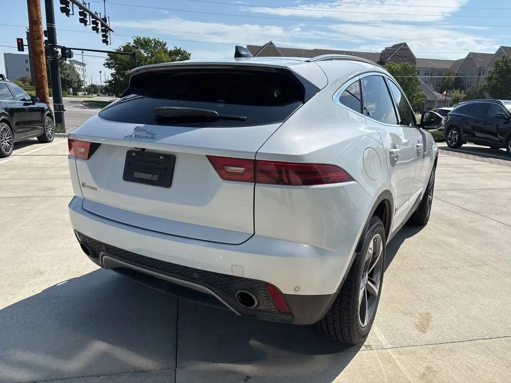2021 Jaguar E-PACE P250 SE photo 12