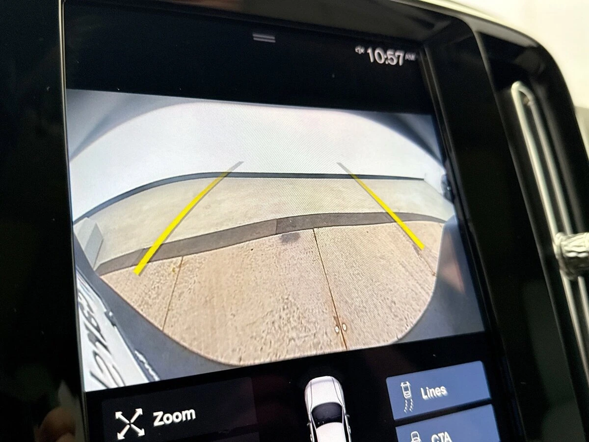 2022 Volvo - image 15