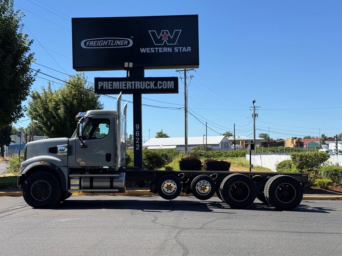2027 Western Star 49X — photo 6