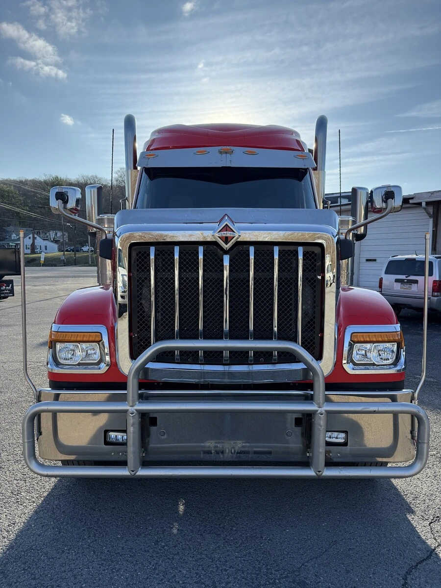 2022 International - image 2