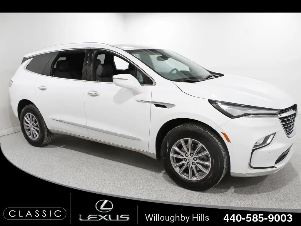 2023 Buick Enclave Essence's photo