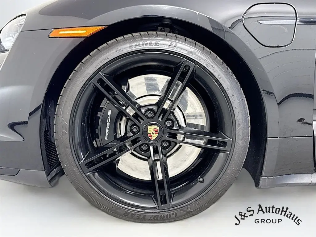 2021 Porsche Taycan Turbo photo 34