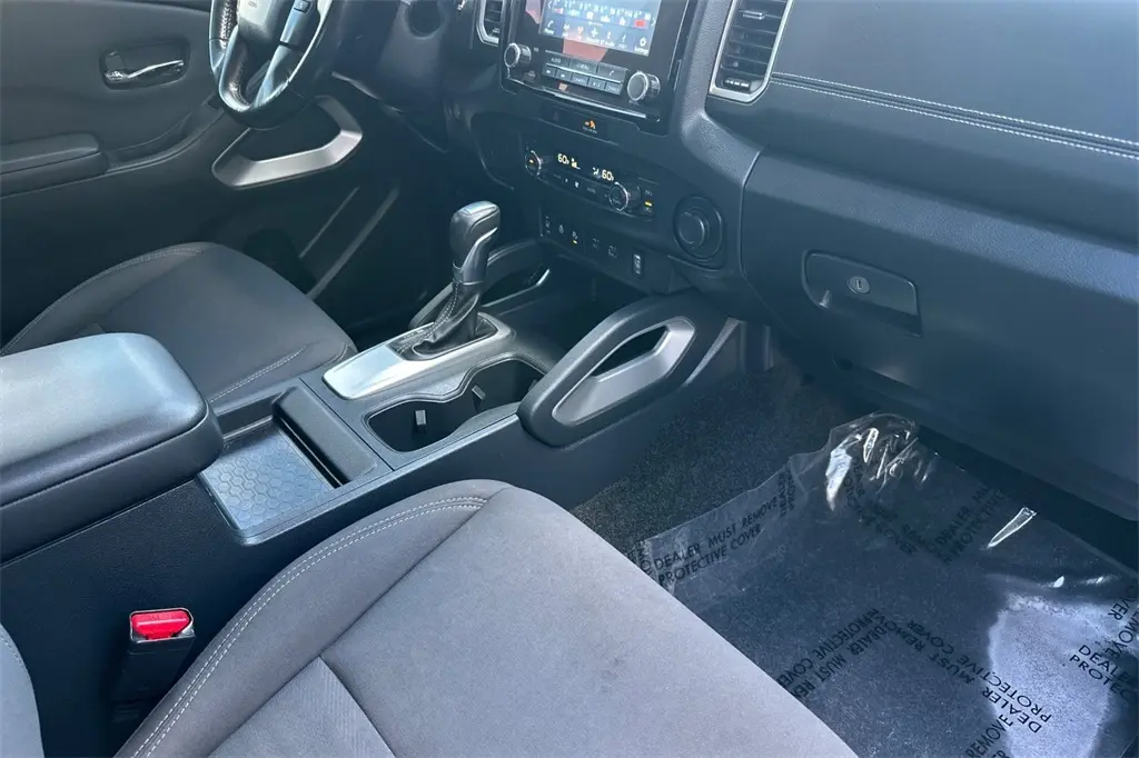 2022 Nissan Frontier SV photo 15