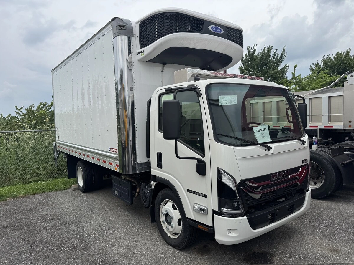 2025 Isuzu NRR in Harrisburg, PA — photo 5