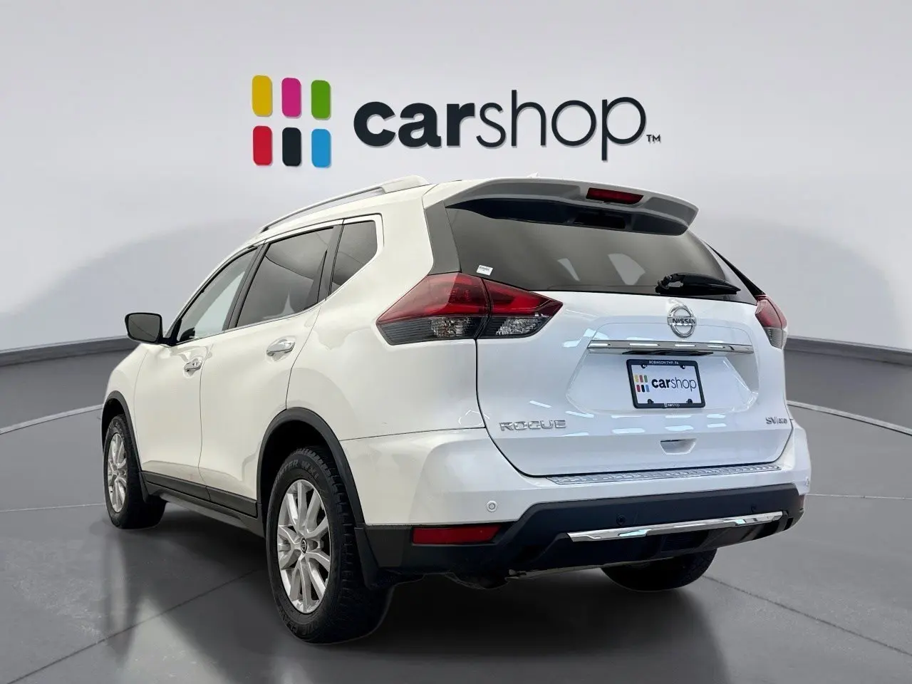 2019 Nissan Rogue SV photo 2