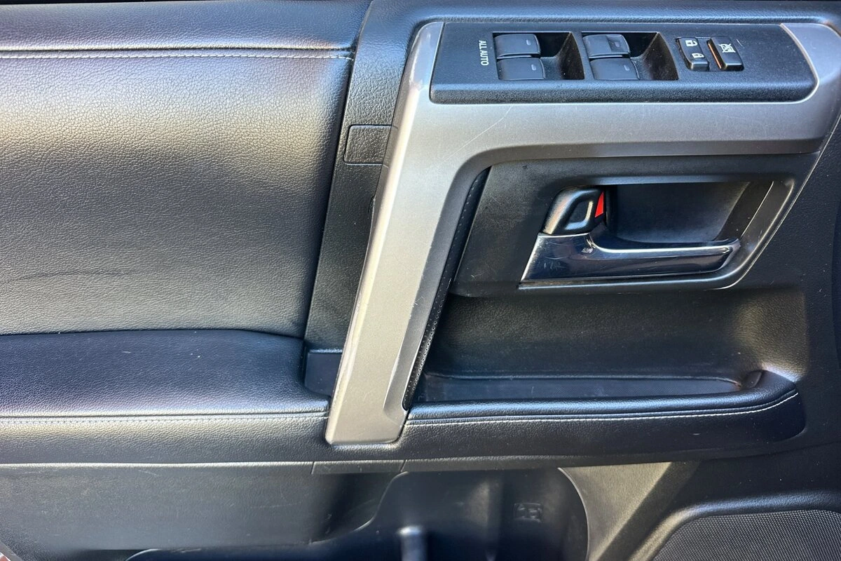 2019 Toyota 4Runner SR5 - Photo 11