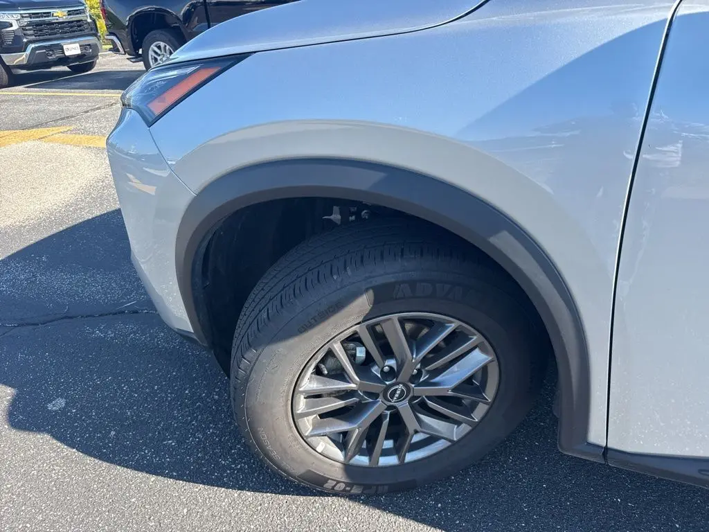 2024 Nissan Rogue S photo 3