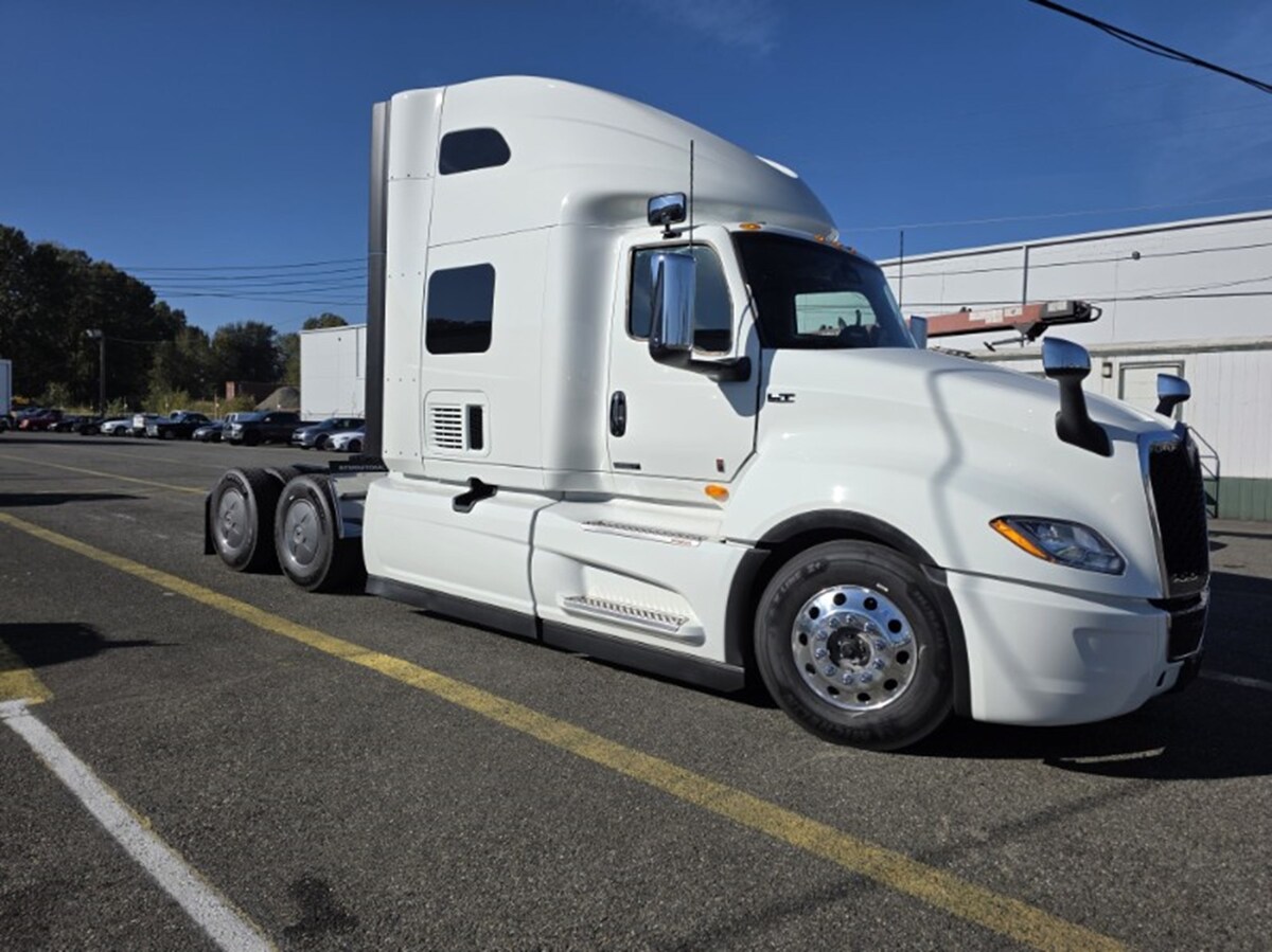 2027 International LT in Tacoma, WA — photo 4