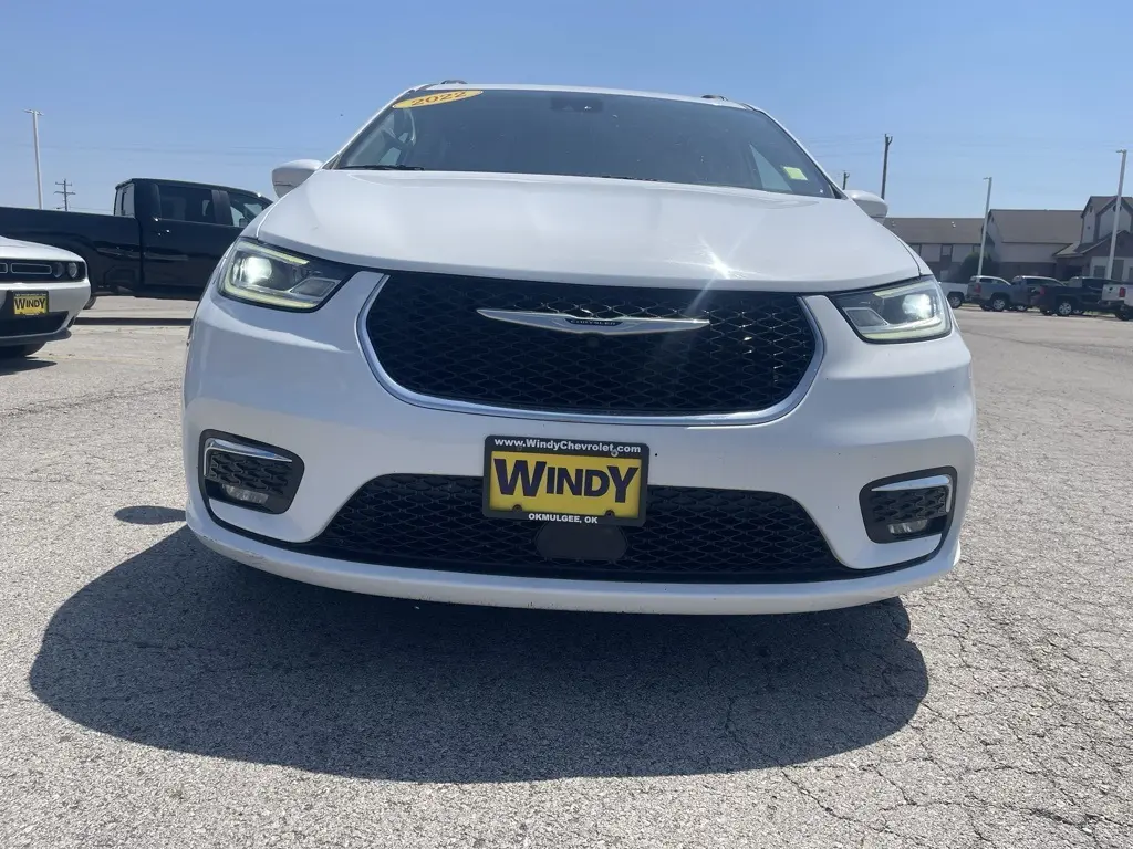 Used 2022 Chrysler Pacifica Touring L with VIN 2C4RC1BG4NR128298 for sale in Okmulgee, OK