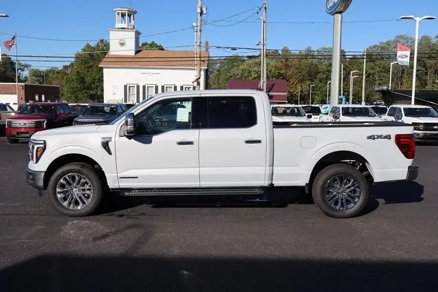 2025 Ford F-150 Lariat photo 17