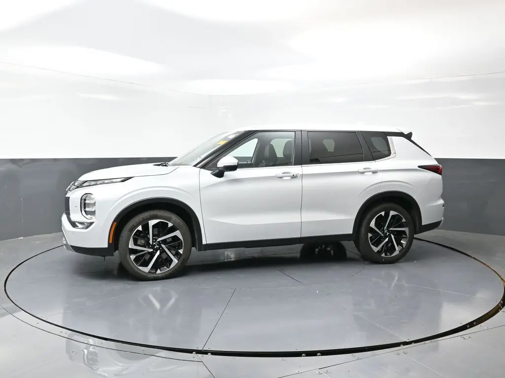 2024 Mitsubishi Outlander SE Ralliart photo 4