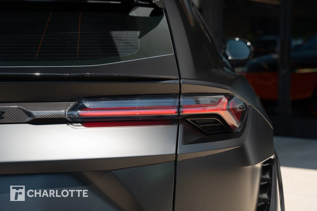 2023 Lamborghini Urus Performante - Photo 18