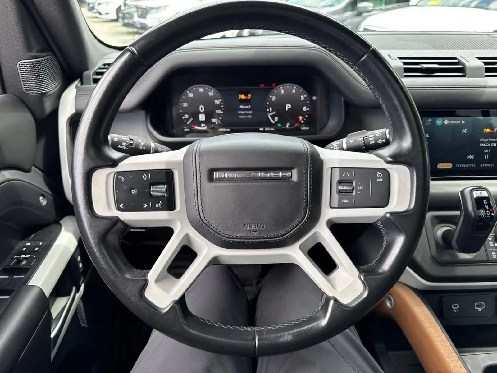2023 Land Rover Defender X-Dynamic SE photo 17