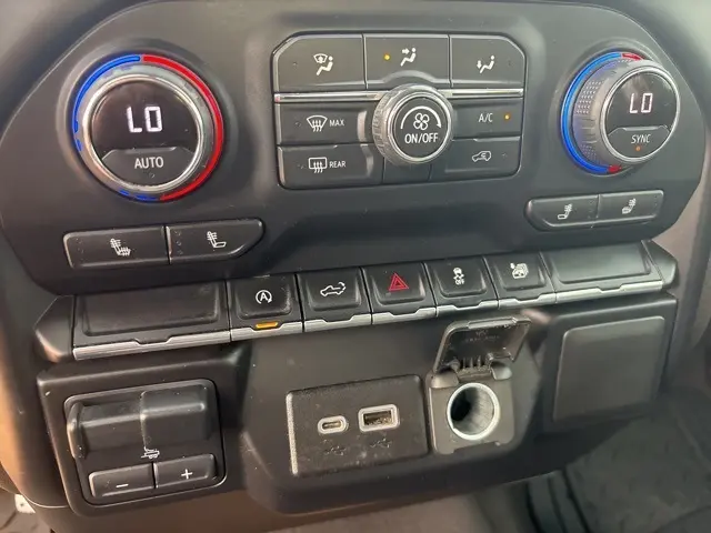 2021 Chevrolet Silverado 1500 LT photo 21