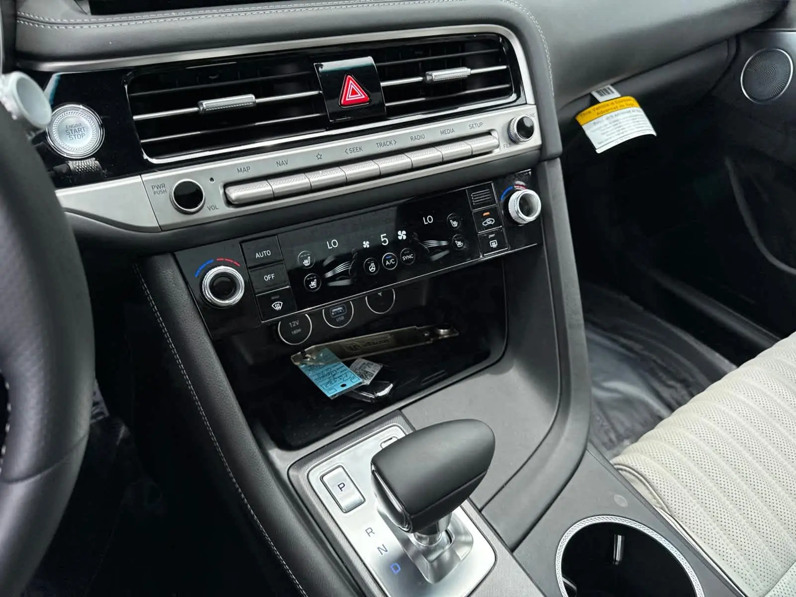 2025 Genesis G70 2.5T photo 26