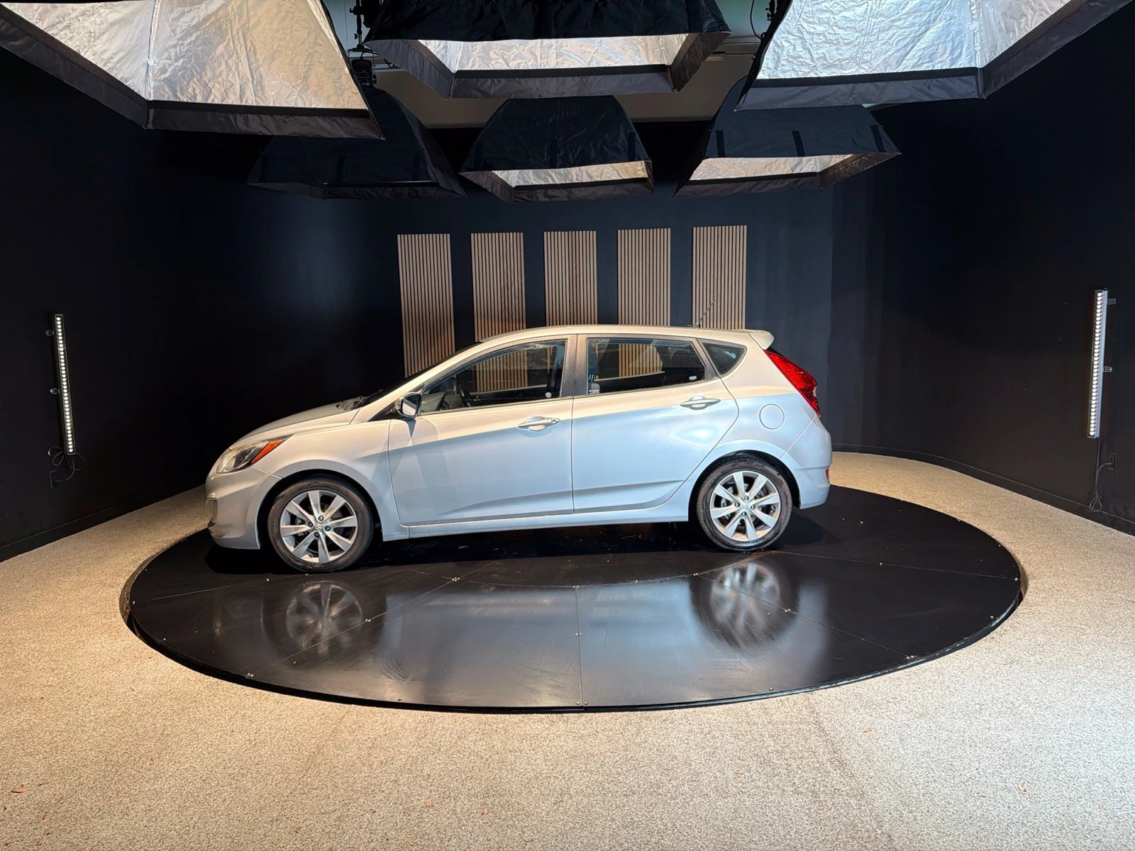 Used 2013 Hyundai Accent SE with VIN KMHCU5AE9DU059552 for sale in South Jordan, UT