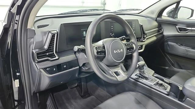 2025 Kia Sportage LX - Photo 15