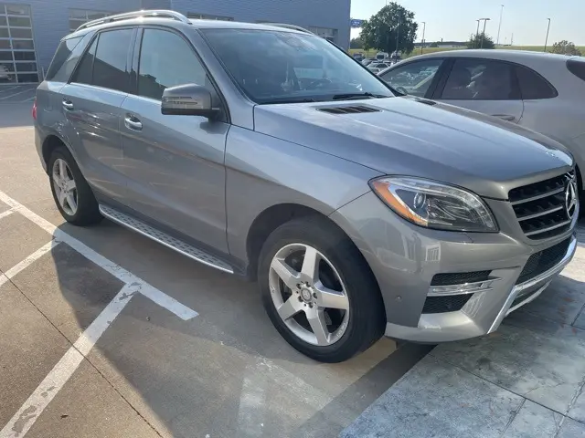 2013 Mercedes Benz ML 550 4MATIC photo 2