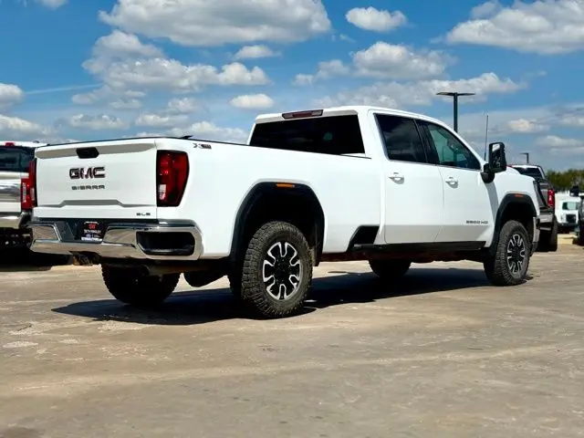 2020 Gmc Sierra SLE photo 2