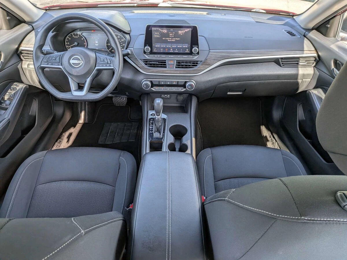 2025 Nissan Altima SV - Photo 14