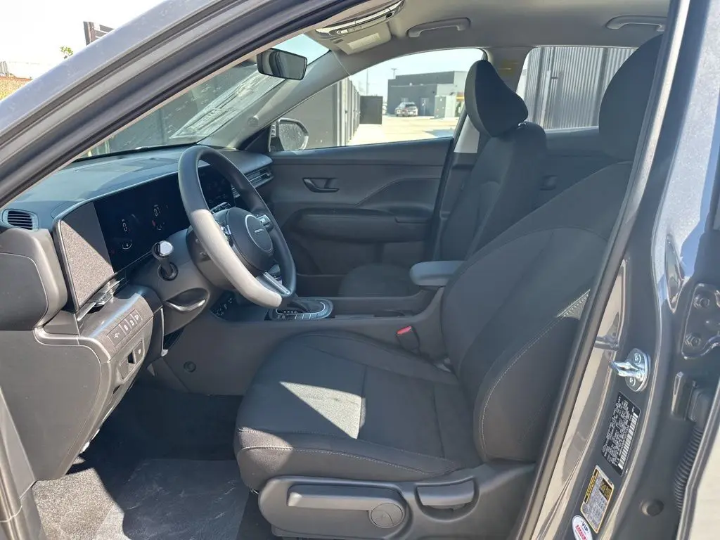 2026 Hyundai Kona SE photo 20