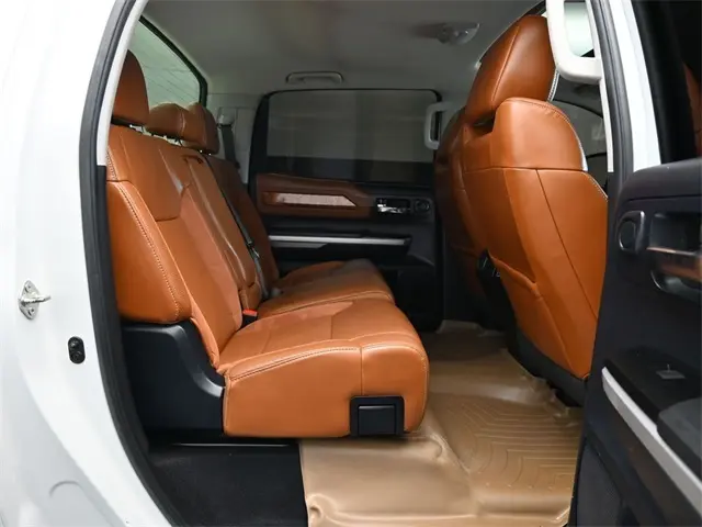 2016 Toyota Tundra Platinum photo 32