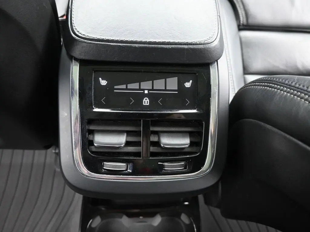 2021 Volvo XC90 T6 AWD Inscription photo 28