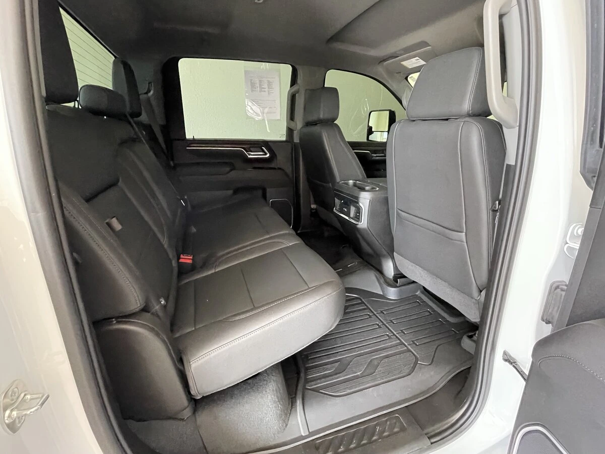 2025 GMC Sierra 2500HD SLT - Photo 17