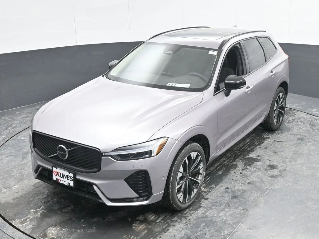2026 Volvo - image 33