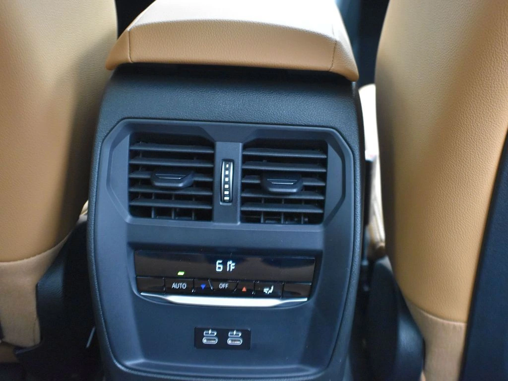 2026 BMW 3 Series 330i - Photo 18