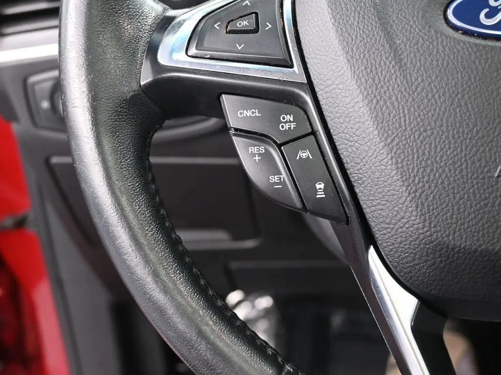 2021 Ford Edge Titanium photo 31