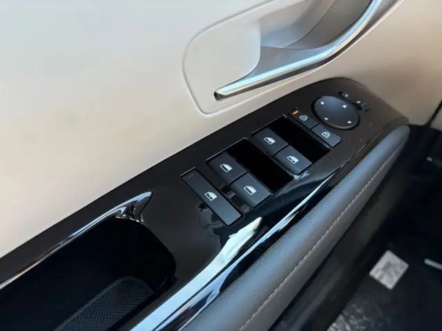 2025 Hyundai Tucson Limited photo 13