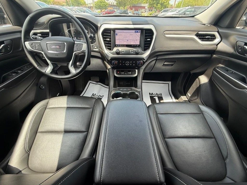 2023 GMC Acadia SLT - Photo 17
